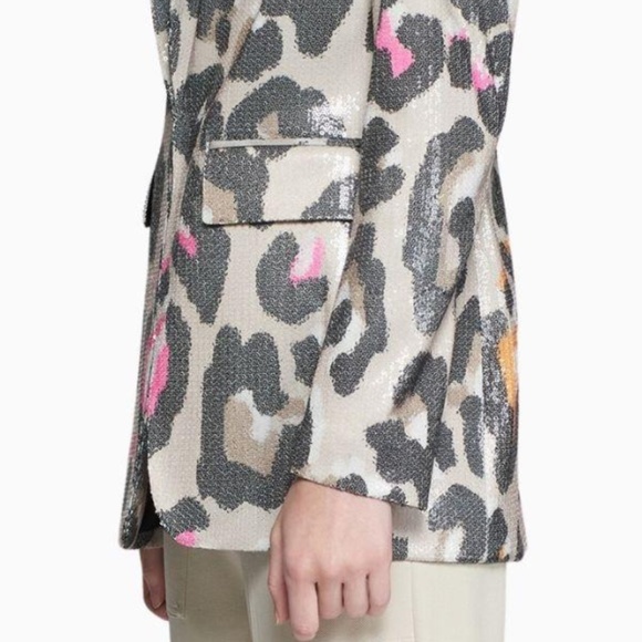 Blazer - Picture 3 of 6